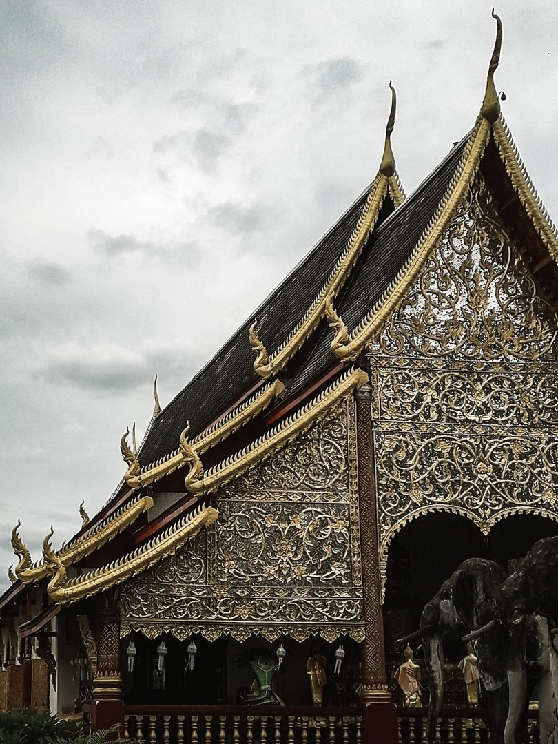 Photo 1 from Benjamin Simier’s Instagram post: Beautiful temple at Chiang Mai in Thailand 🇹🇭