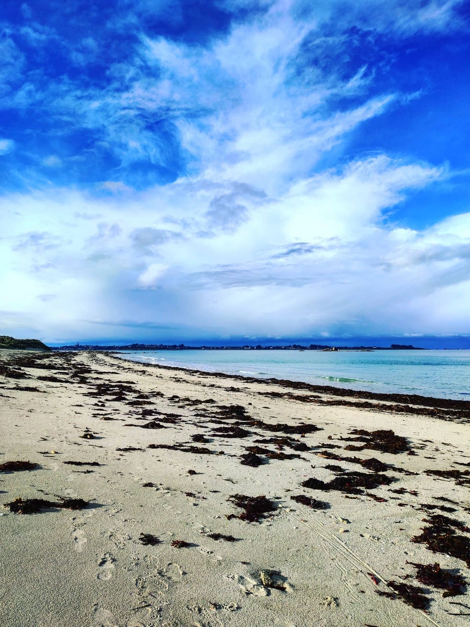 Photo 1 from Benjamin Simier’s Instagram post: ⛱️ France beach (Bretagne), the water temperature is 9/10°C (good luck for swimming 🥶🥶) . But it's a beautiful place 😍😍