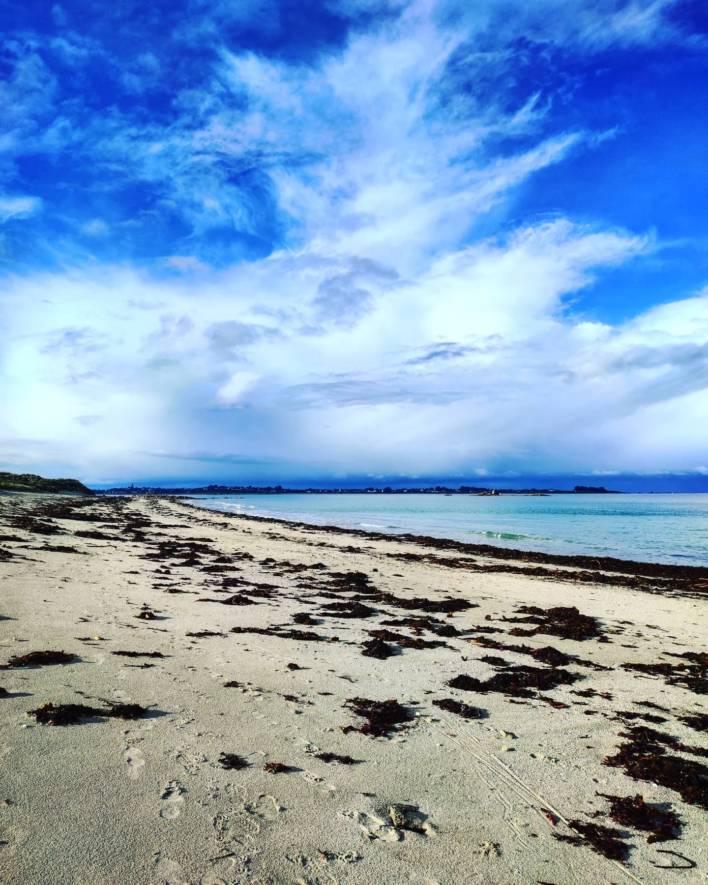 Photo 1 from Benjamin Simier’s Instagram post: ⛱️ France beach (Bretagne), the water temperature is 9/10°C (good luck for swimming 🥶🥶) . But it's a beautiful place 😍😍