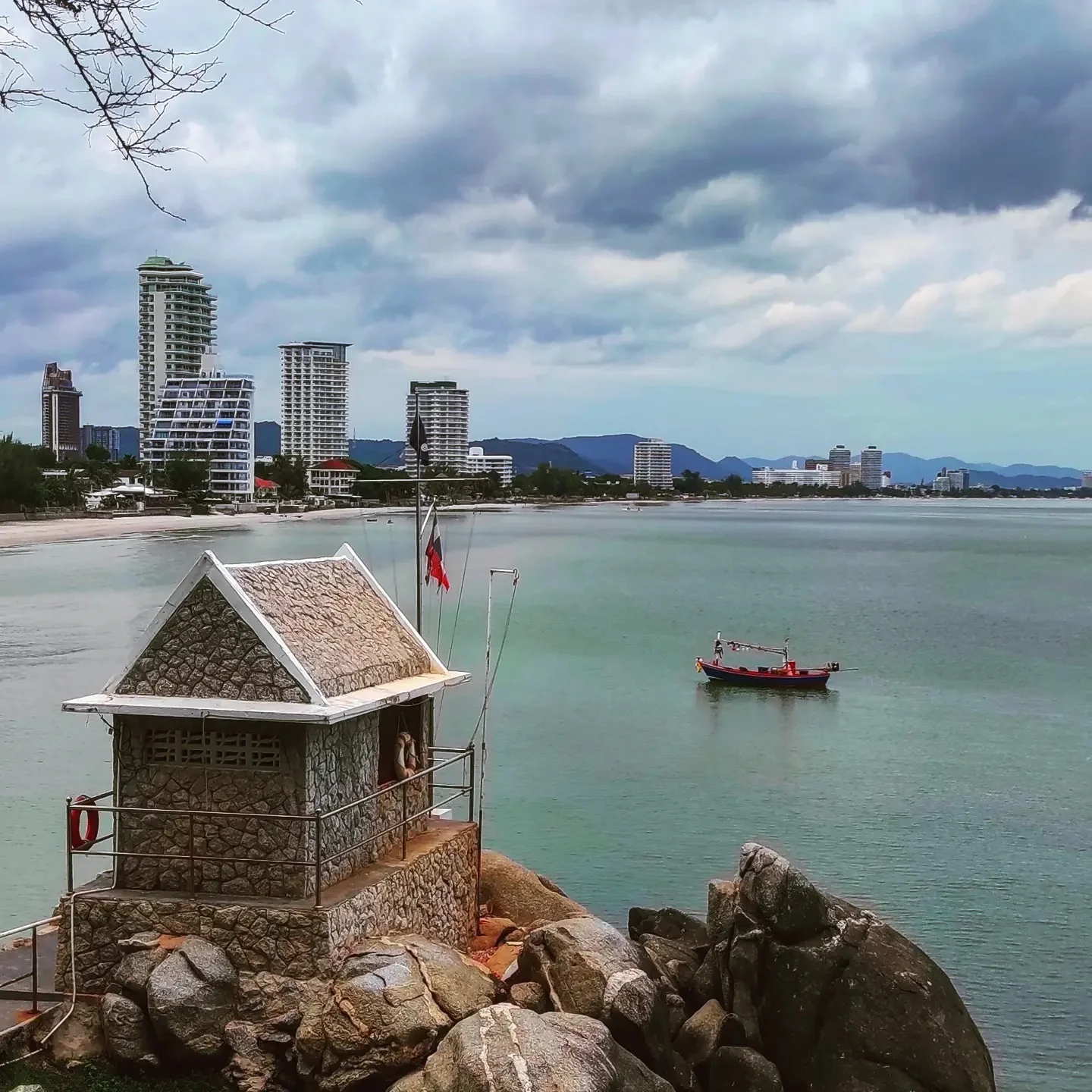 Photo 1 from Benjamin Simier’s Instagram post: Hua Hin, Thailand 🇹🇭