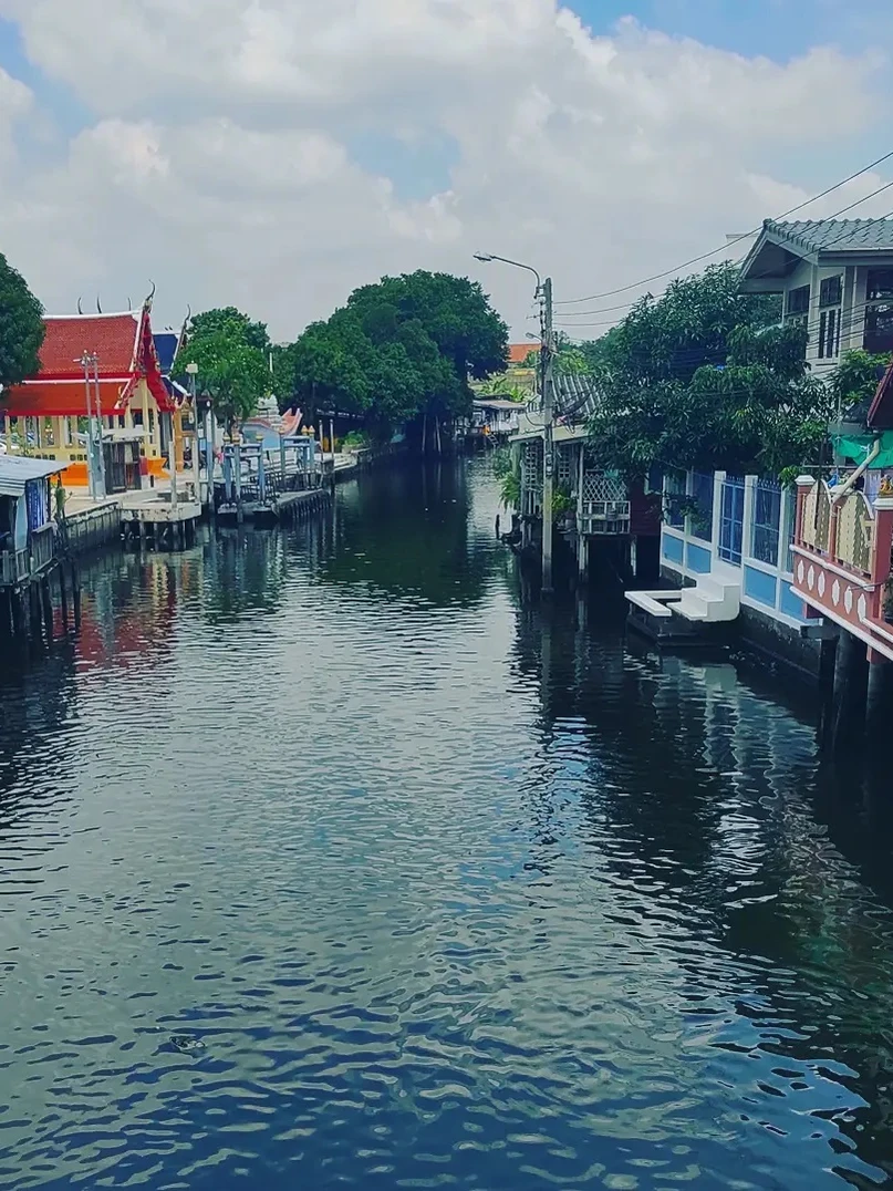 Photo 1 from Benjamin Simier’s Instagram post: Bangkok river 🇹🇭