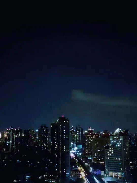 Video 1 from Benjamin Simier’s Instagram post: Bangkok by night 🇹🇭