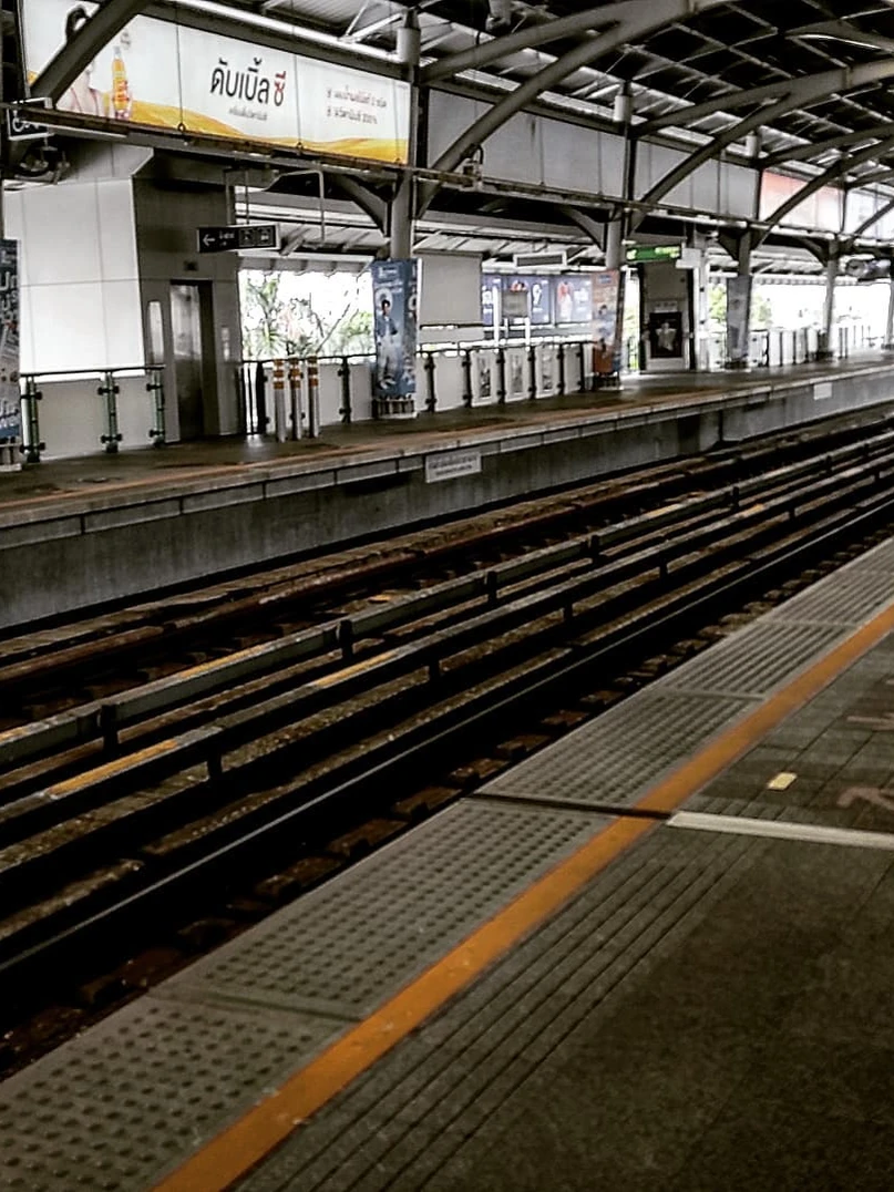Photo 1 from Benjamin Simier’s Instagram post: Sky train, the BTS in Bangkok during COVID-19 period 🇹🇭