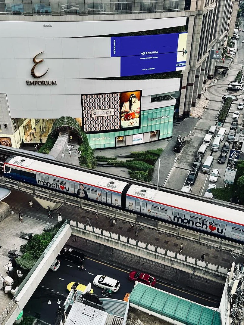 Photo 1 from Benjamin Simier’s Instagram post: Bangkok with the BTS (Sky Train) 🚊