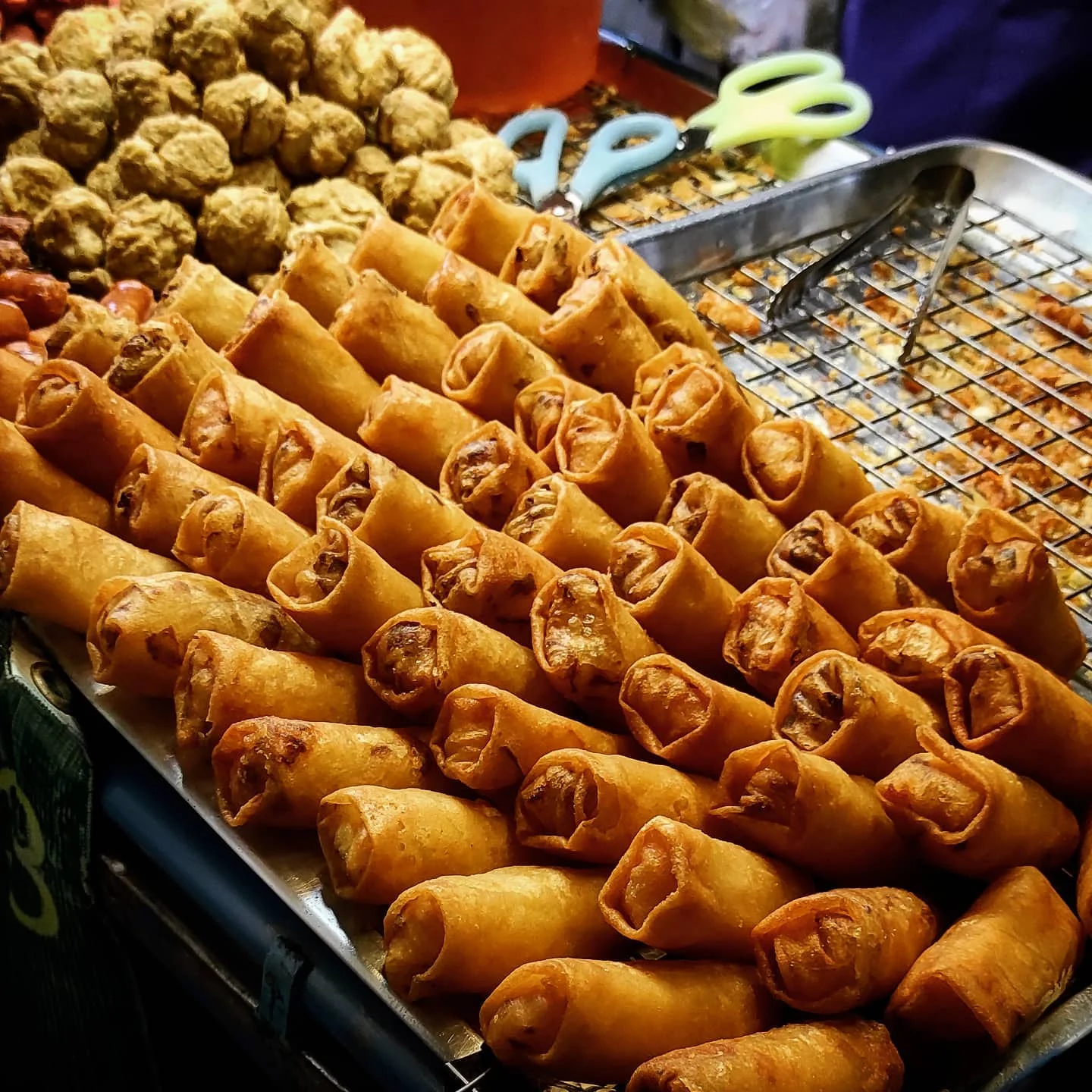 Photo 1 from Benjamin Simier’s Instagram post: Thai food, Deep fried spring roll (ปอเป๊ยะทอด) 🇹🇭