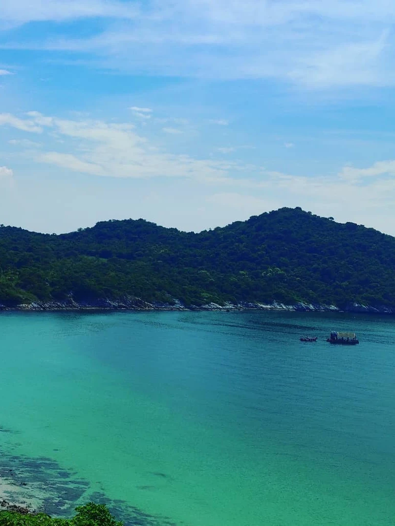 Photo 1 from Benjamin Simier’s Instagram post: Beautiful ocean in Thailand 🇹🇭 🤩