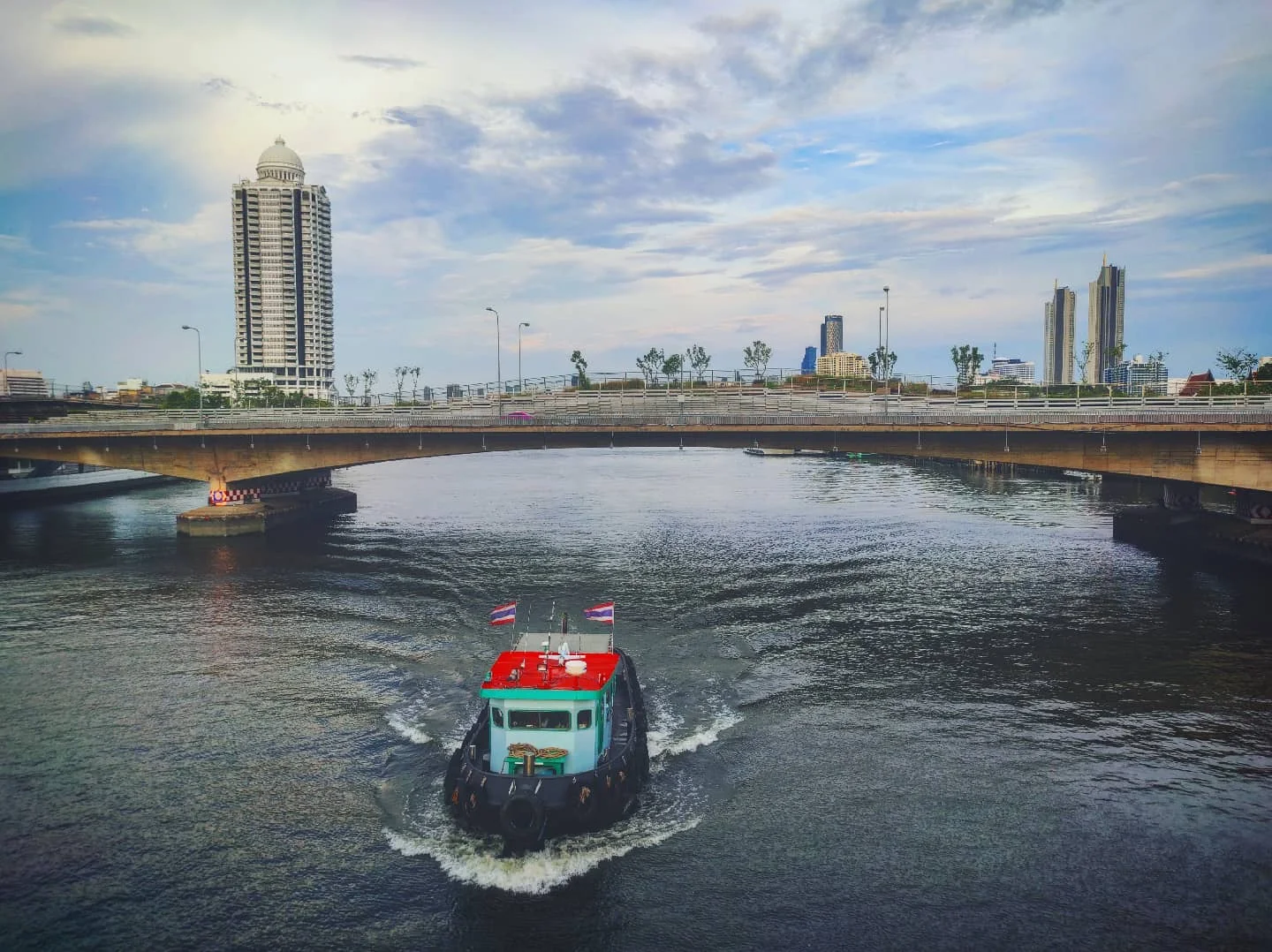 Photo 1 from Benjamin Simier’s Instagram post: Just Bangkok the evening 🌆 Thailand 🇹🇭