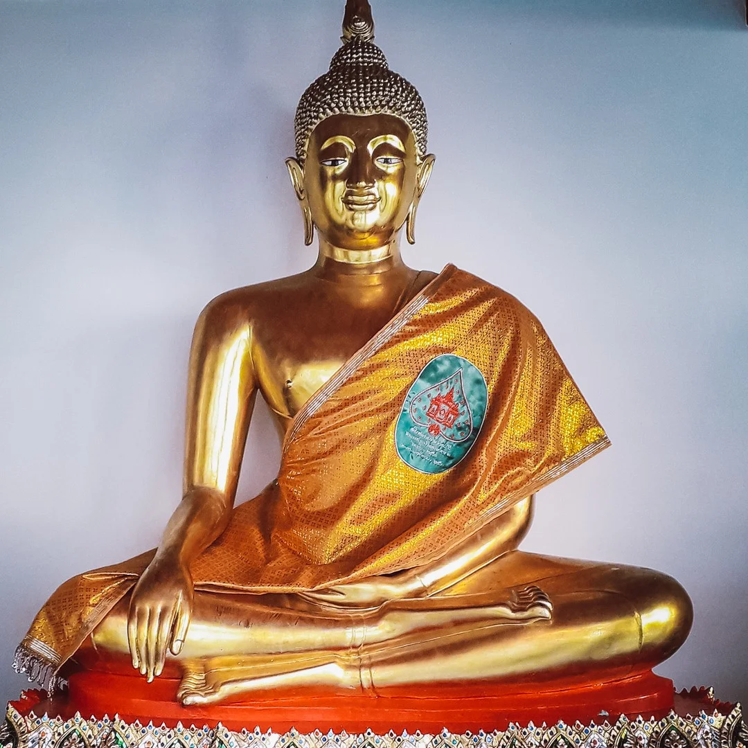 Photo 1 from Benjamin Simier’s Instagram post: Buddha statues at Wat Pho in Bangkok in Thailand 🇹🇭🇹🇭🙏