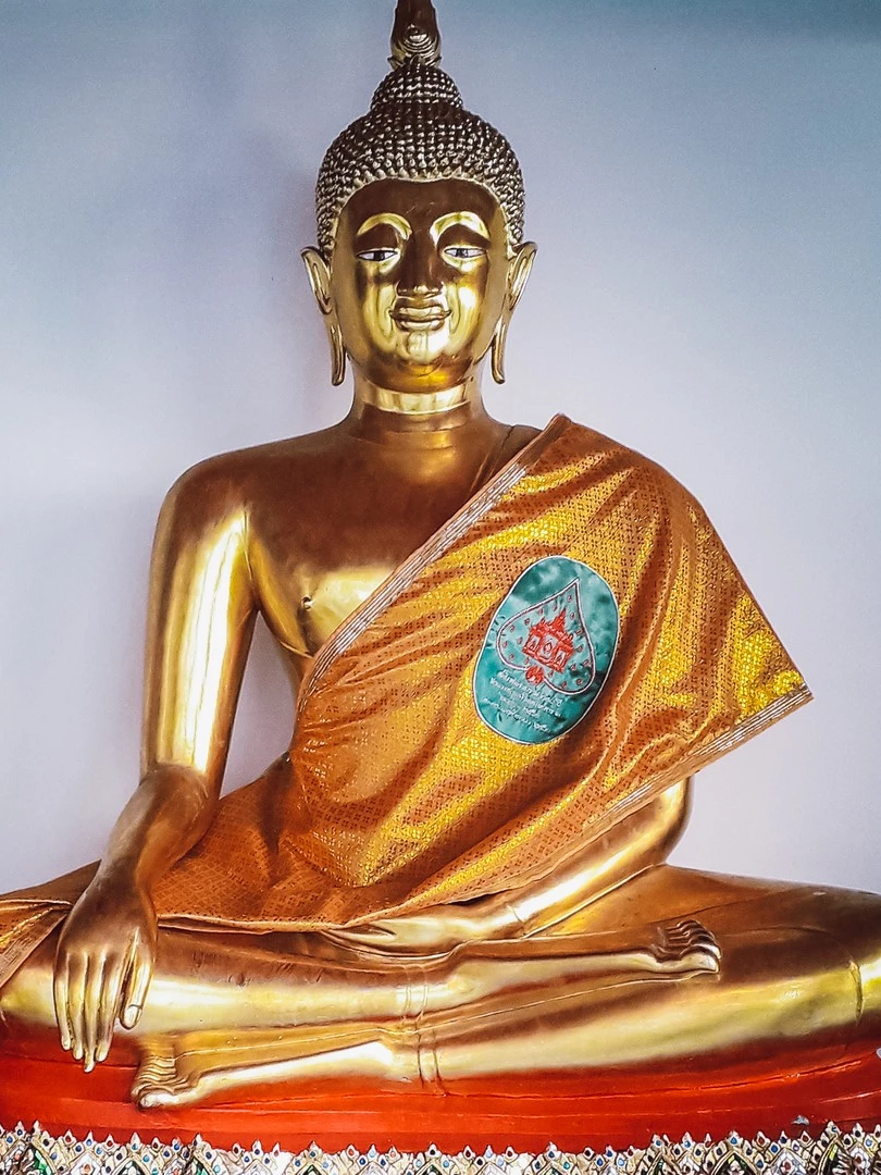 Photo 1 from Benjamin Simier’s Instagram post: Buddha statues at Wat Pho in Bangkok in Thailand 🇹🇭🇹🇭🙏