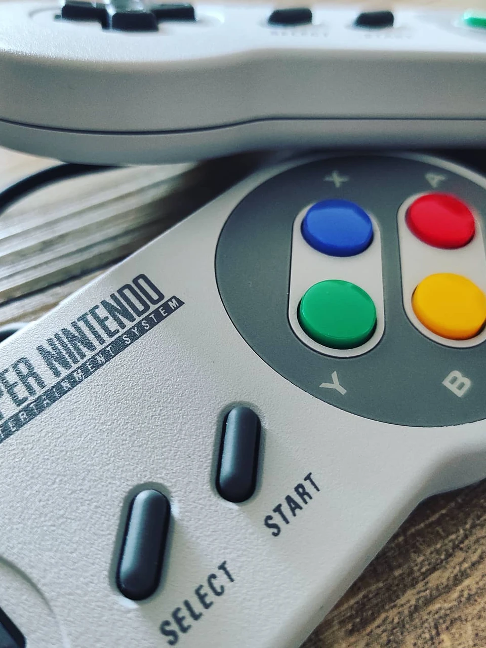 Photo 1 from Benjamin Simier’s Instagram post: Old Nintendo console while the quarantine
