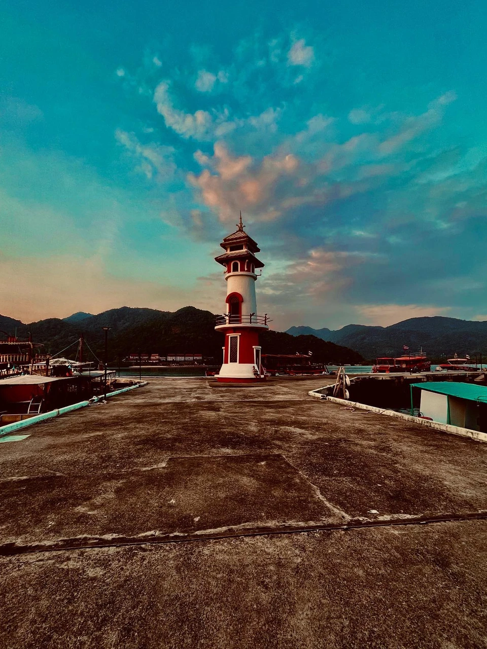 Photo 1 from Benjamin Simier’s Instagram post: Koh Chang 🇹🇭