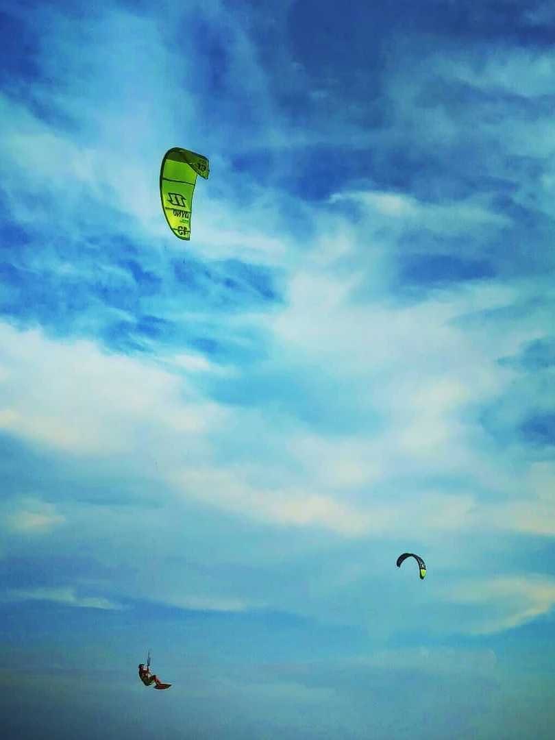 Photo 1 from Benjamin Simier’s Instagram post: Kitesurf at Chumphon beach under a amazing sky, Thailand 🇹🇭 🌊