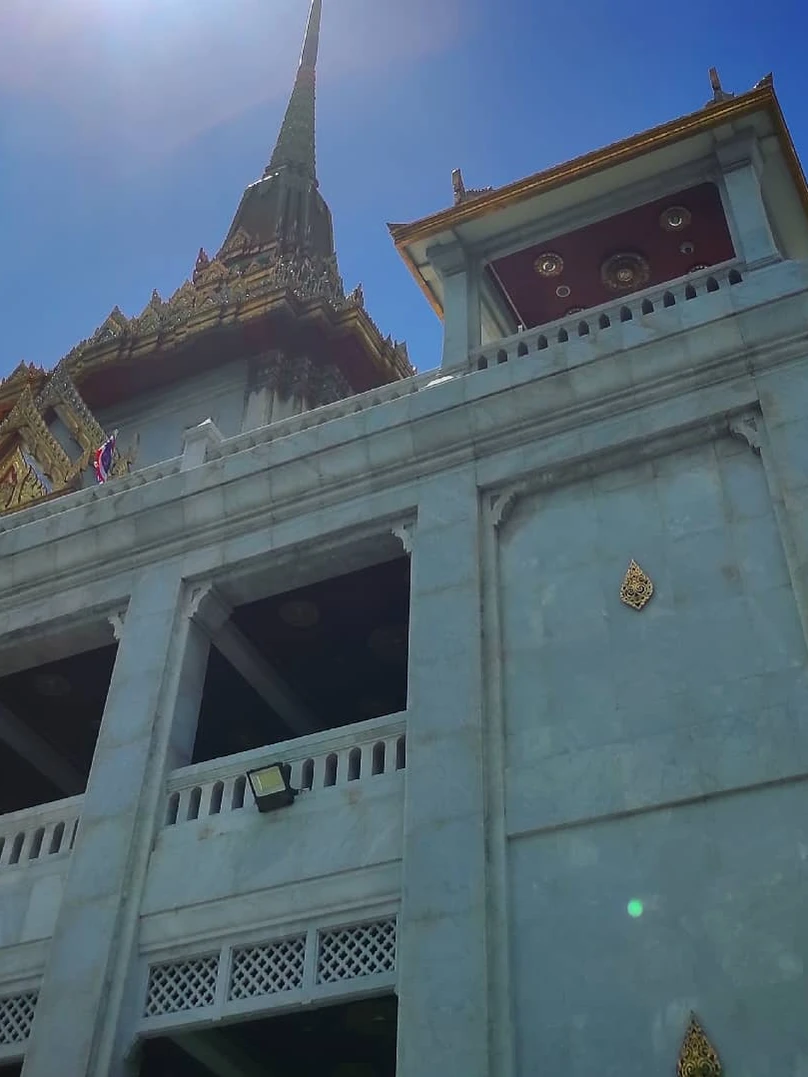 Photo 1 from Benjamin Simier’s Instagram post: A temple in Bangkok 🇹🇭