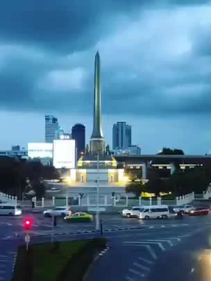 Video 1 from Benjamin Simier’s Instagram post: Victory Monument Bangkok, Thailand 🇹🇭