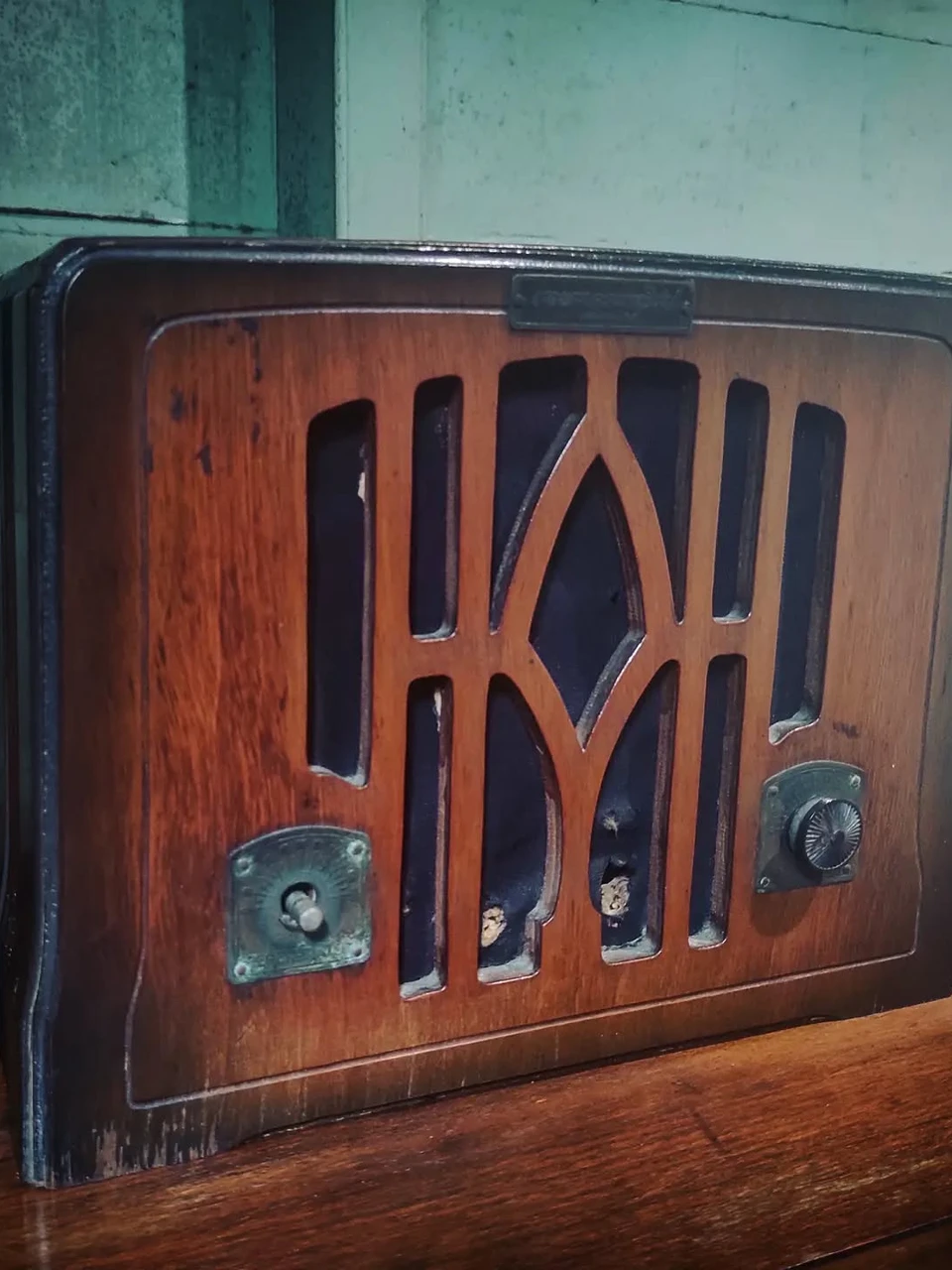 Photo 1 from Benjamin Simier’s Instagram post: Radio before the Second World War