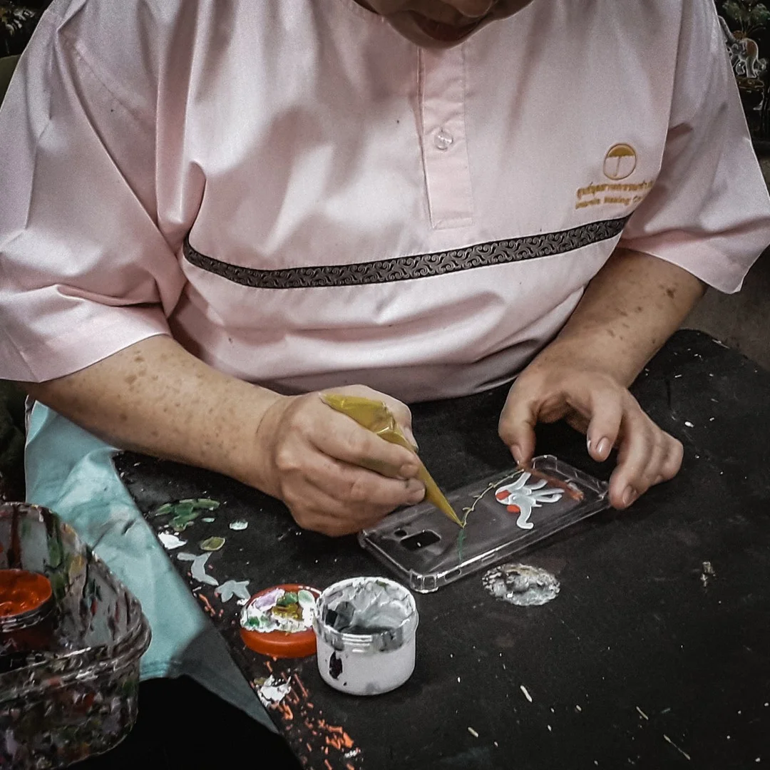 Photo 1 from Benjamin Simier’s Instagram post: At Chiang Mai, Thailand, I had paint done the case of my phone 🇹🇭🇹🇭