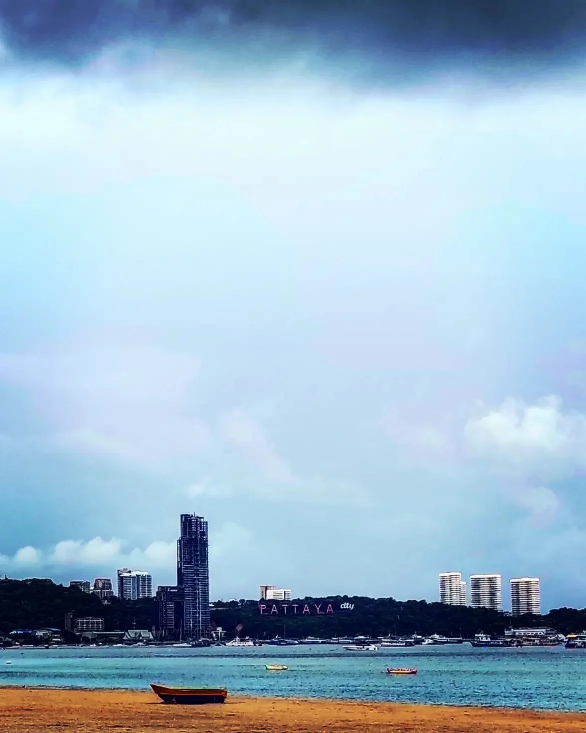 Photo 1 from Benjamin Simier’s Instagram post: Photo from Pattaya Beach ⛱️