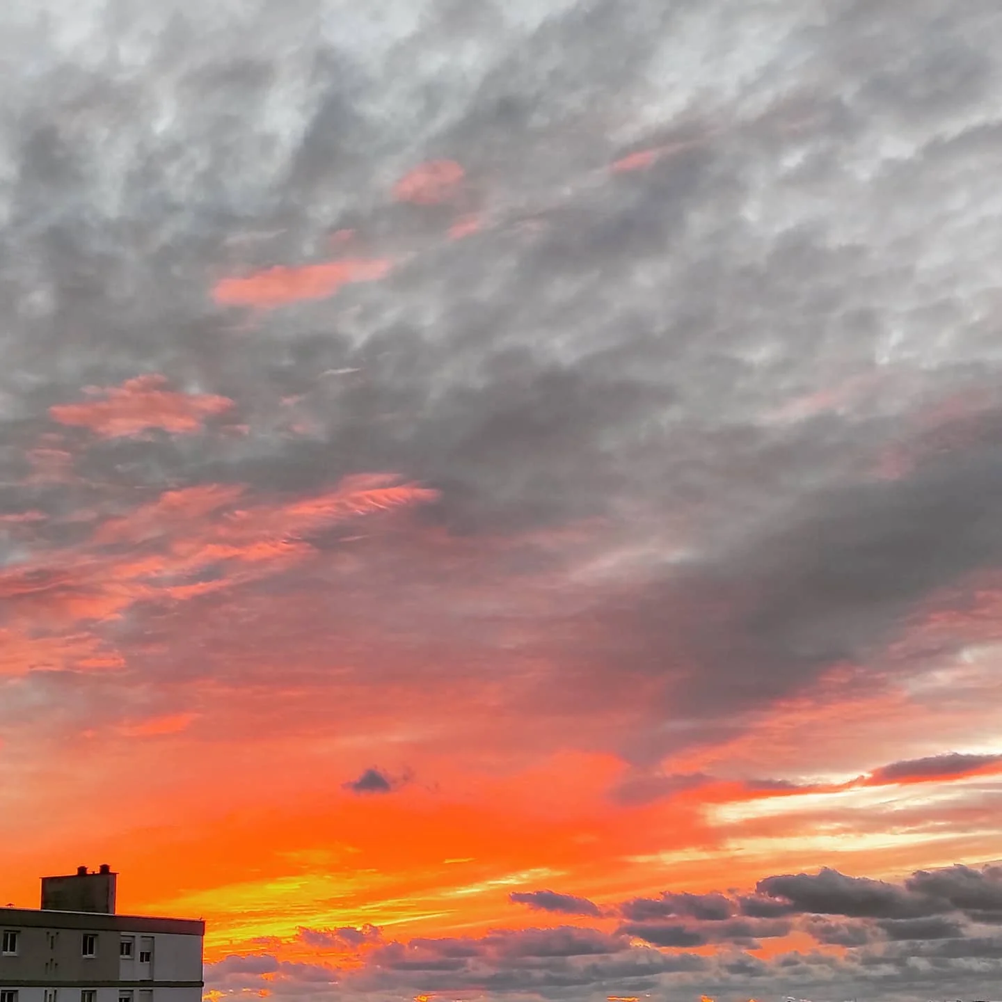 Photo 1 from Benjamin Simier’s Instagram post: Sunset with clouds in the sky 🌞 🌇