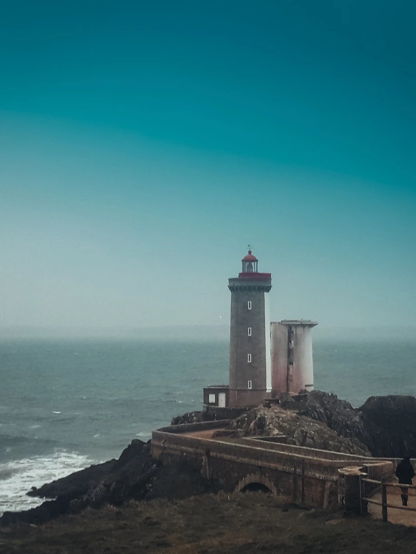 Photo 1 from Benjamin Simier’s Instagram post: Lighthouse front the ocean in Bretagne in France 🇫🇷🇫🇷