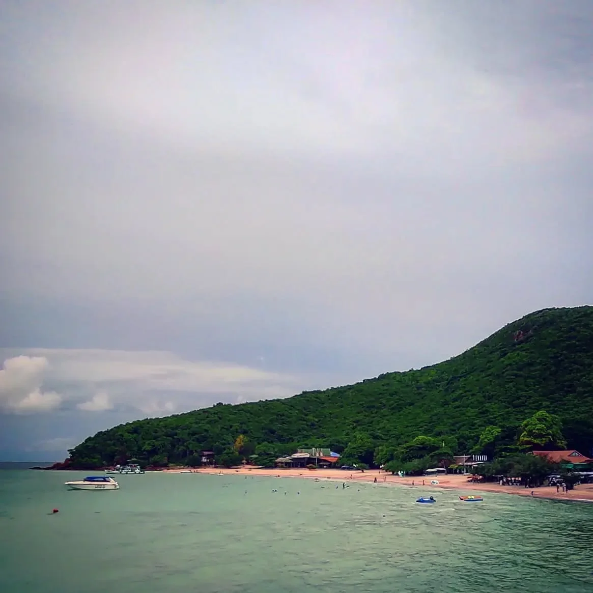 Photo 1 from Benjamin Simier’s Instagram post: Island 🏝️