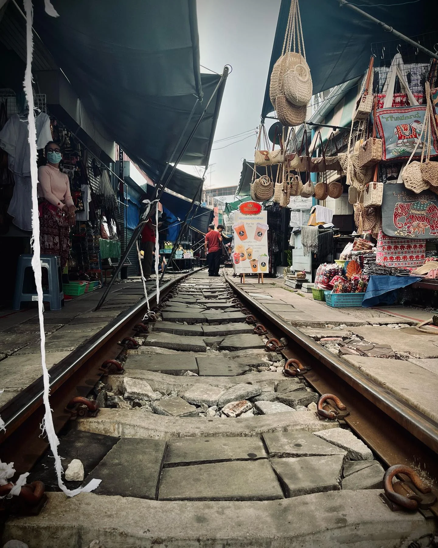 Photo 1 from Benjamin Simier’s Instagram post: Railway market in Thailand 🇹🇭