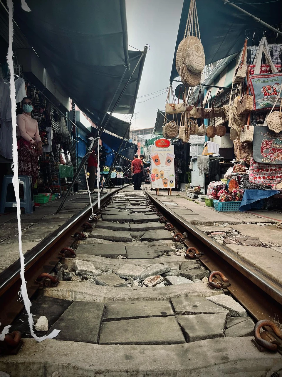 Photo 1 from Benjamin Simier’s Instagram post: Railway market in Thailand 🇹🇭