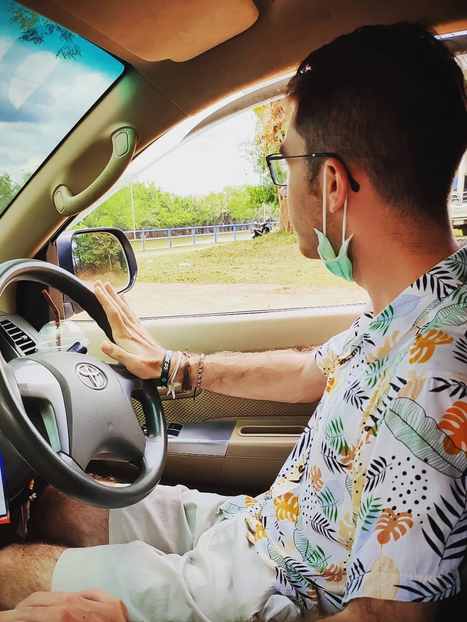 Photo 1 from Benjamin Simier’s Instagram post: Driving a pickup in Thailand ✅