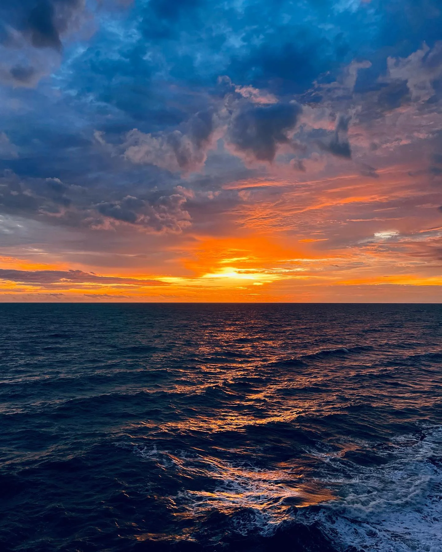 Photo 1 from Benjamin Simier’s Instagram post: Beautiful sky 🇹🇭