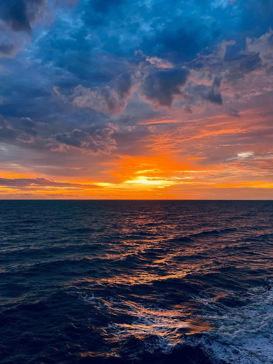 Photo 1 from Benjamin Simier’s Instagram post: Beautiful sky 🇹🇭