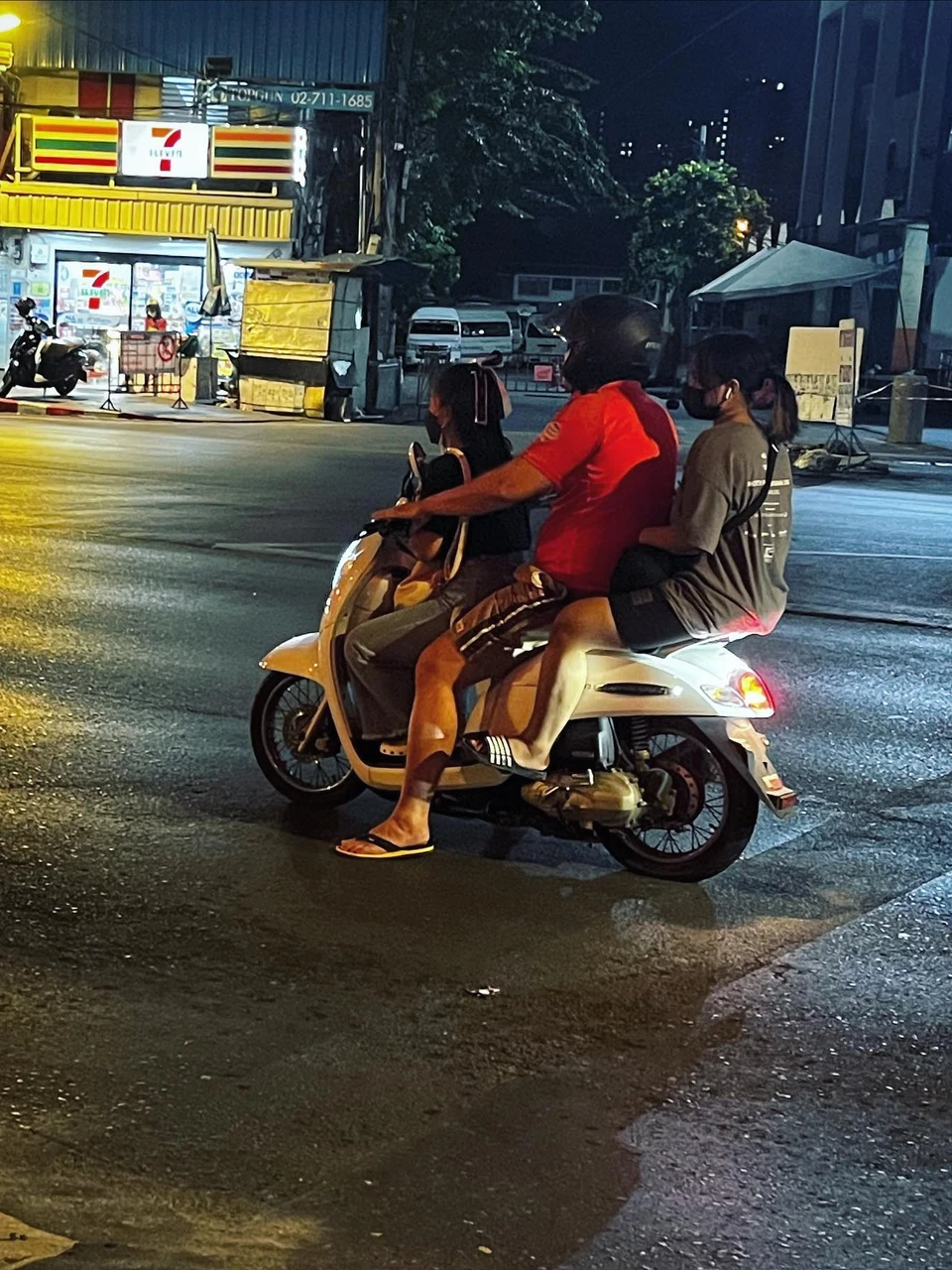 Photo 1 from Benjamin Simier’s Instagram post: Thailand style 🇹🇭