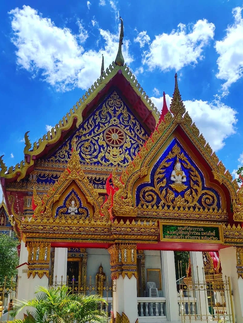 Photo 1 from Benjamin Simier’s Instagram post: A temple in Bangkok, Thailand 🇹🇭