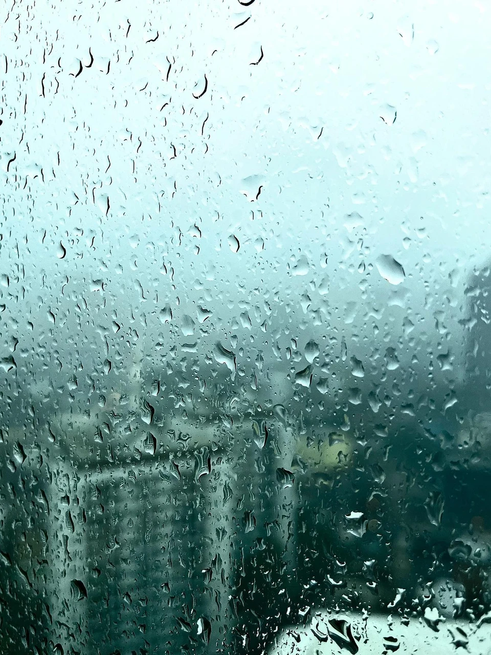 Photo 1 from Benjamin Simier’s Instagram post: Rainy day at Bangkok 🌧️