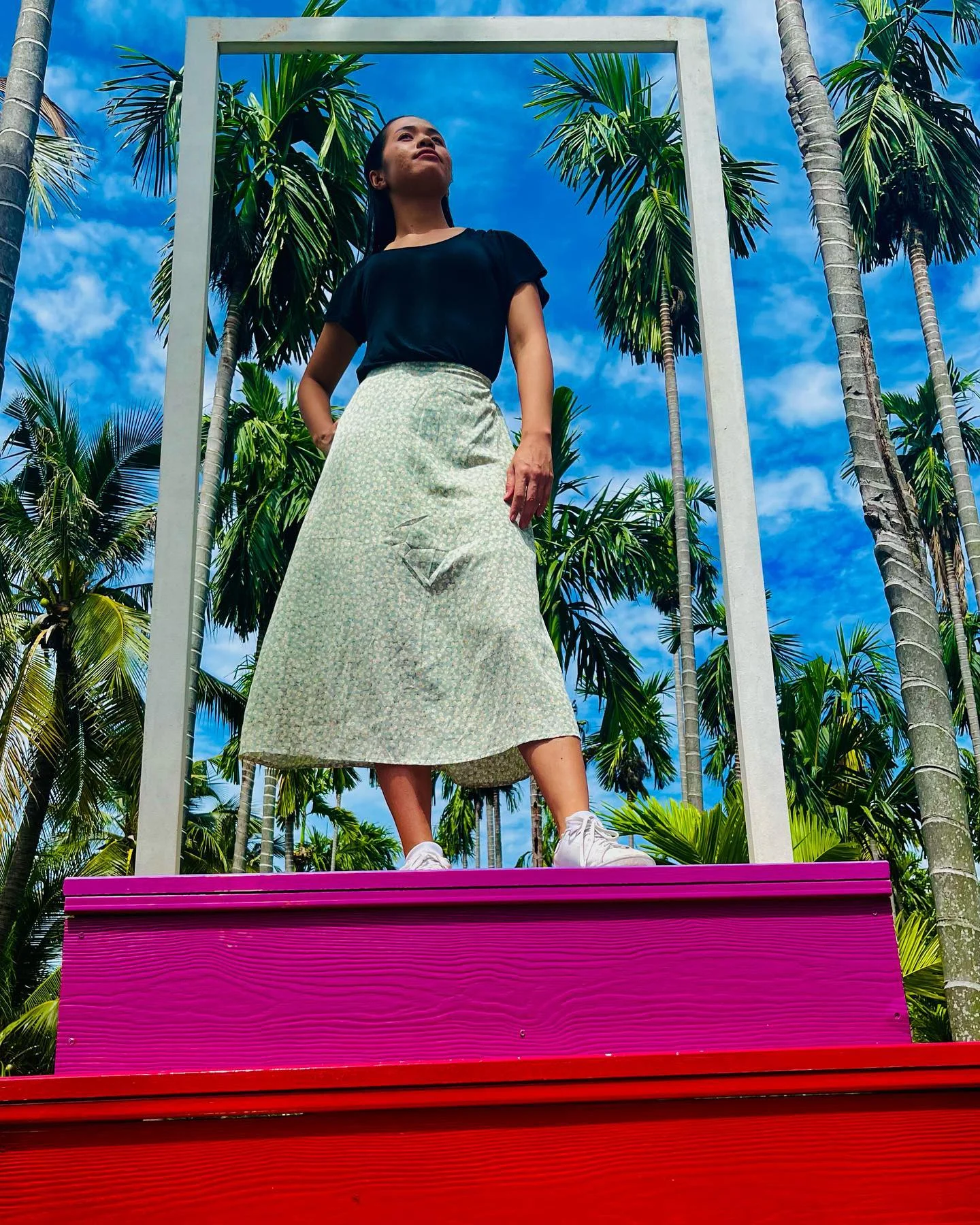 Photo 1 from Benjamin Simier’s Instagram post: Thai girl 👧