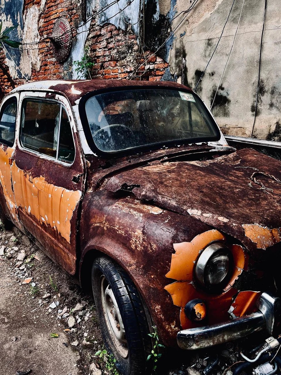 Photo 1 from Benjamin Simier’s Instagram post: Old car 🚗
