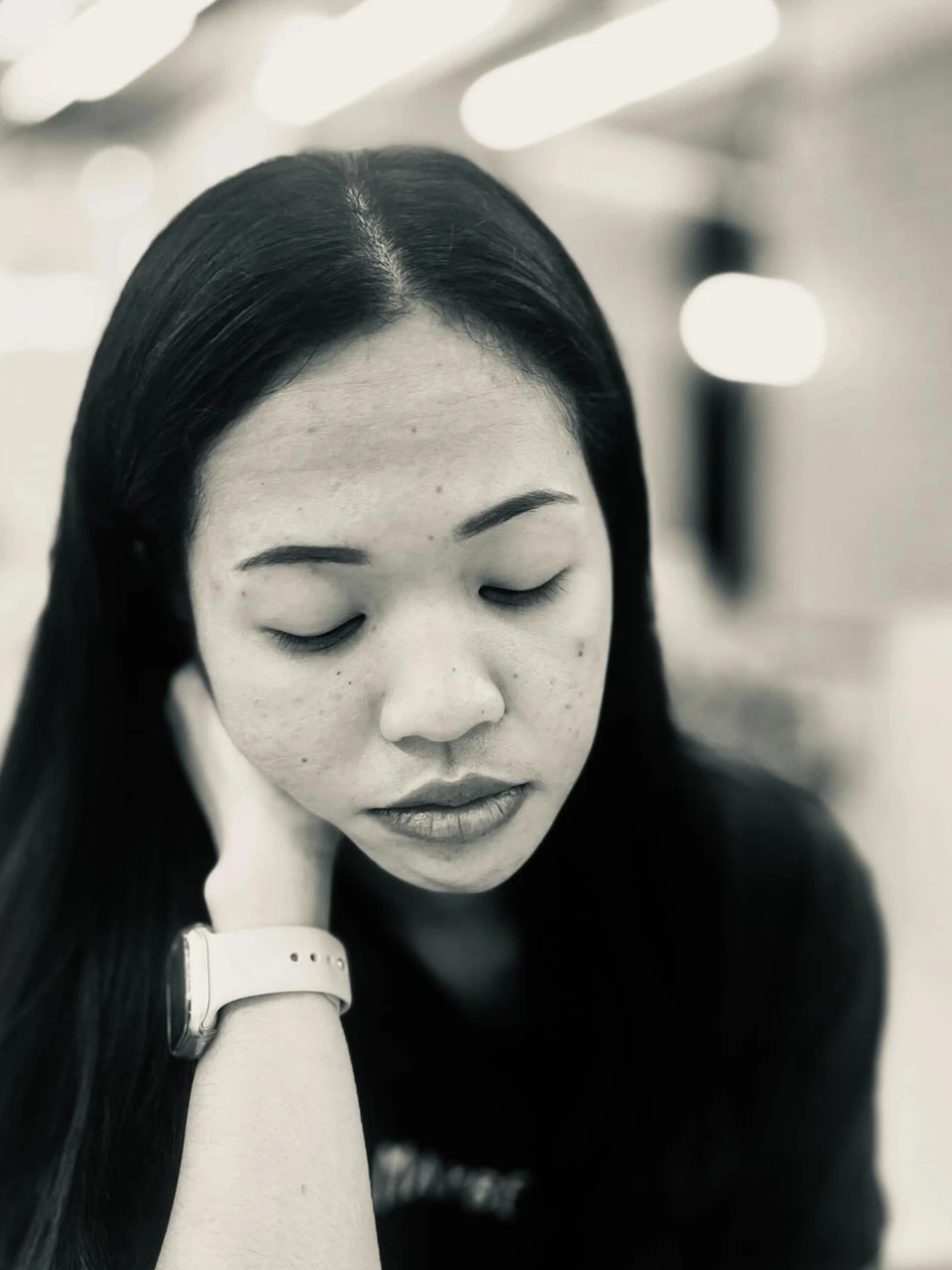 Photo 1 from Benjamin Simier’s Instagram post: Asian girl black and white portrait photography 📸