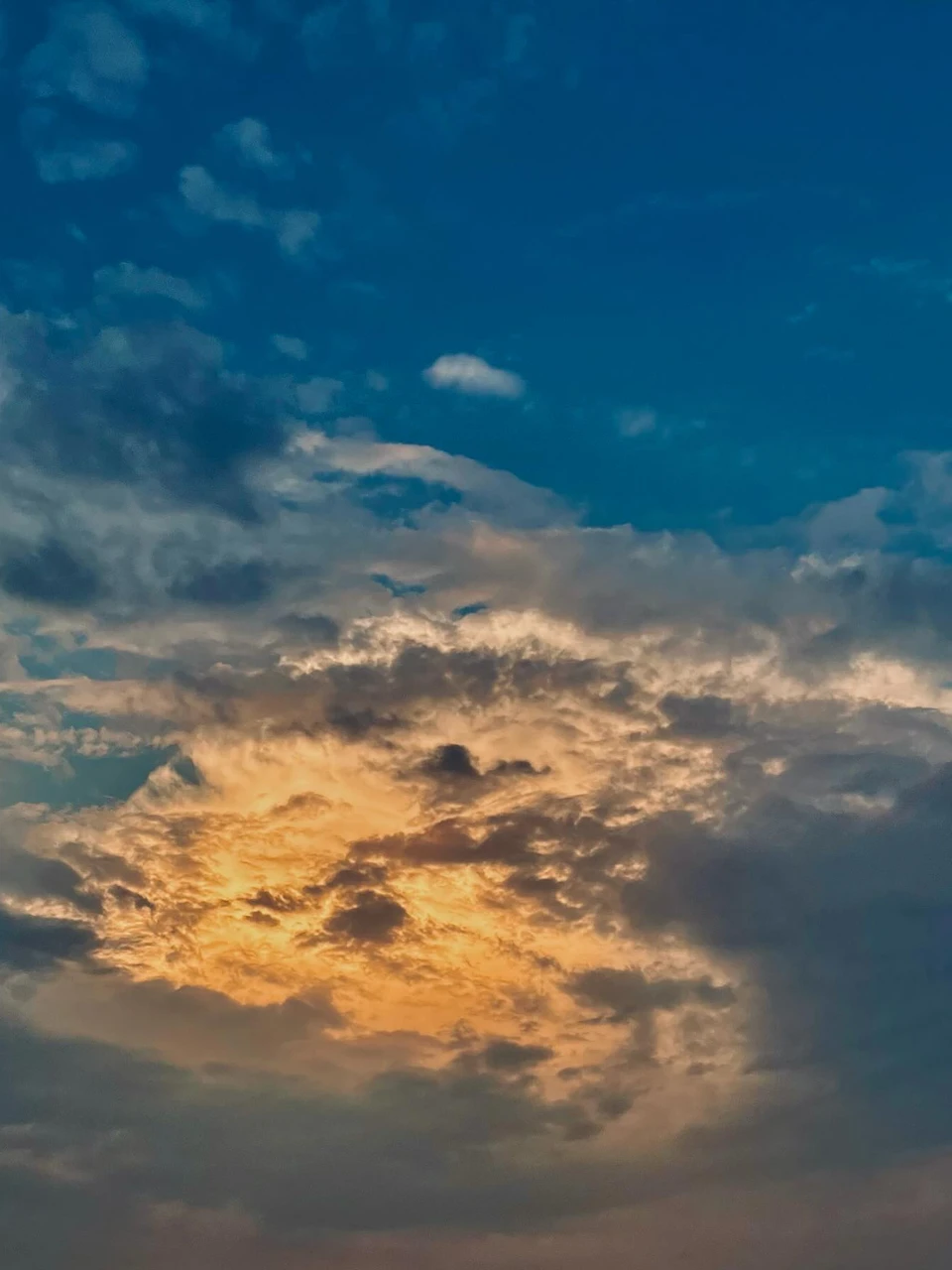 Photo 1 from Benjamin Simier’s Instagram post: Just a beautiful cloudy sky ⛅️