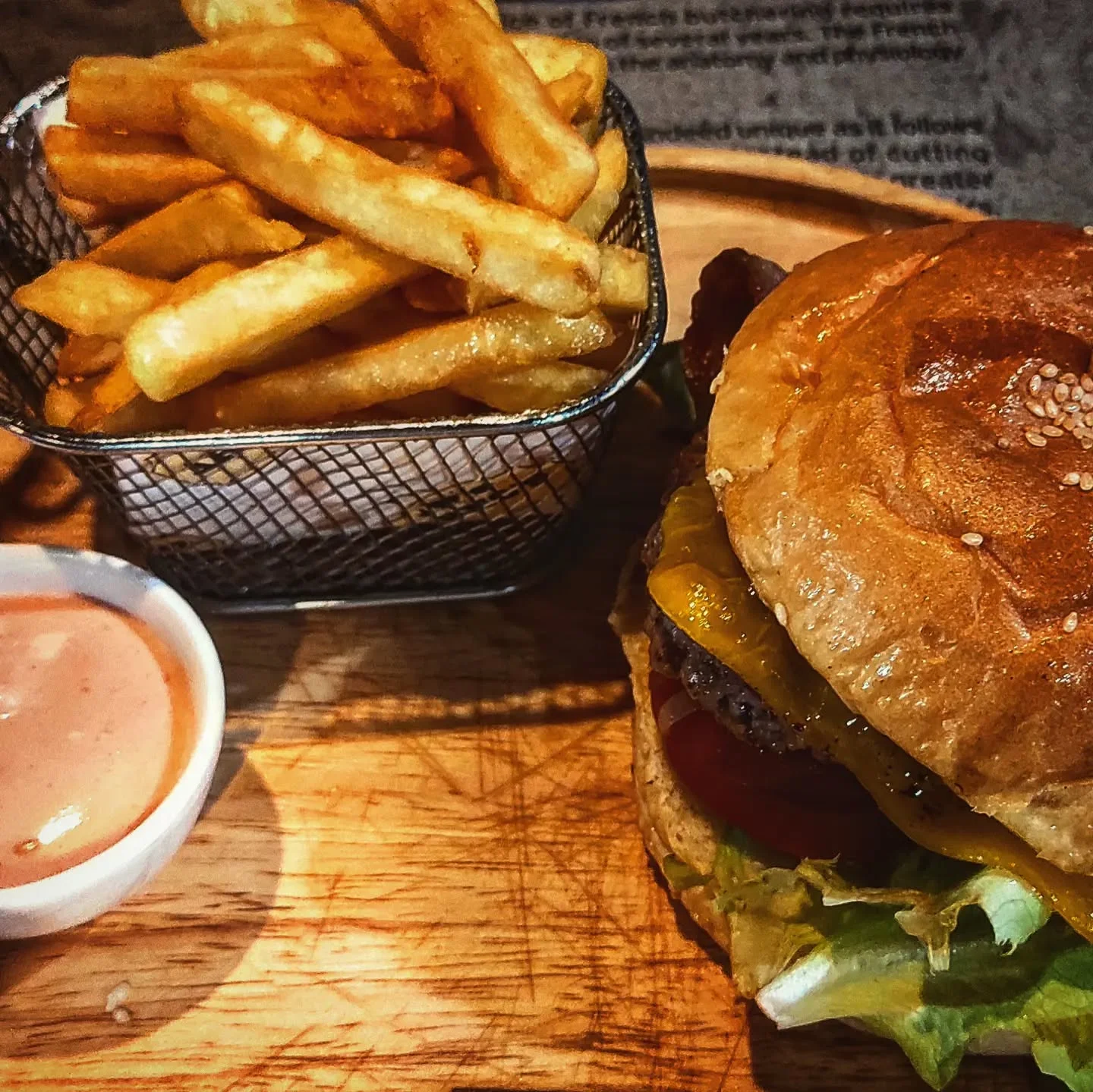 Photo 1 from Benjamin Simier’s Instagram post: A very good burger at @arnosgroup at Bangkok 🤤🤤