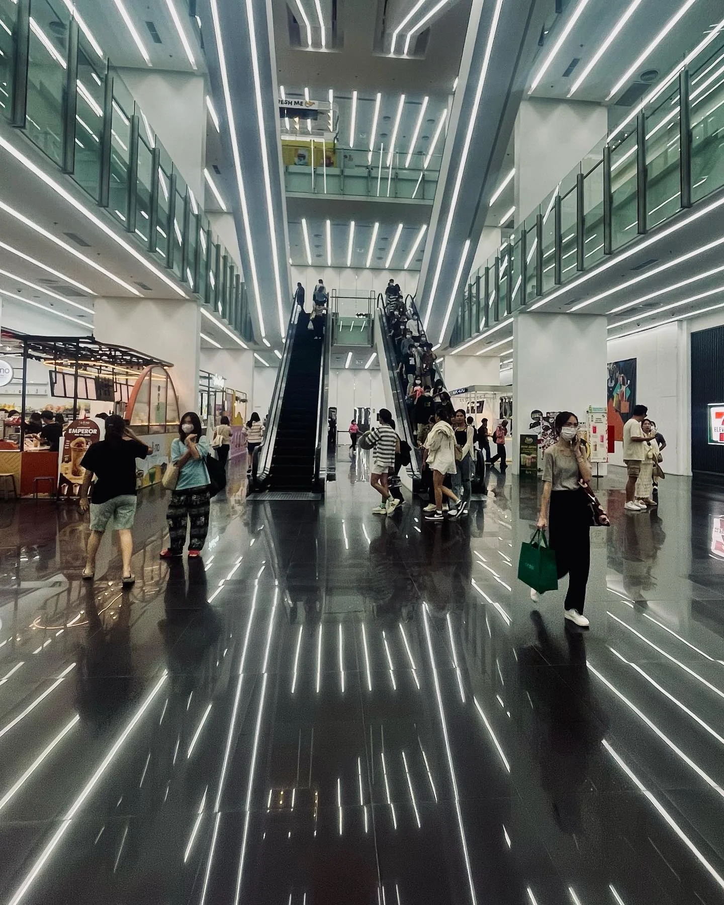 Photo 1 from Benjamin Simier’s Instagram post: Bangkok 🇹🇭