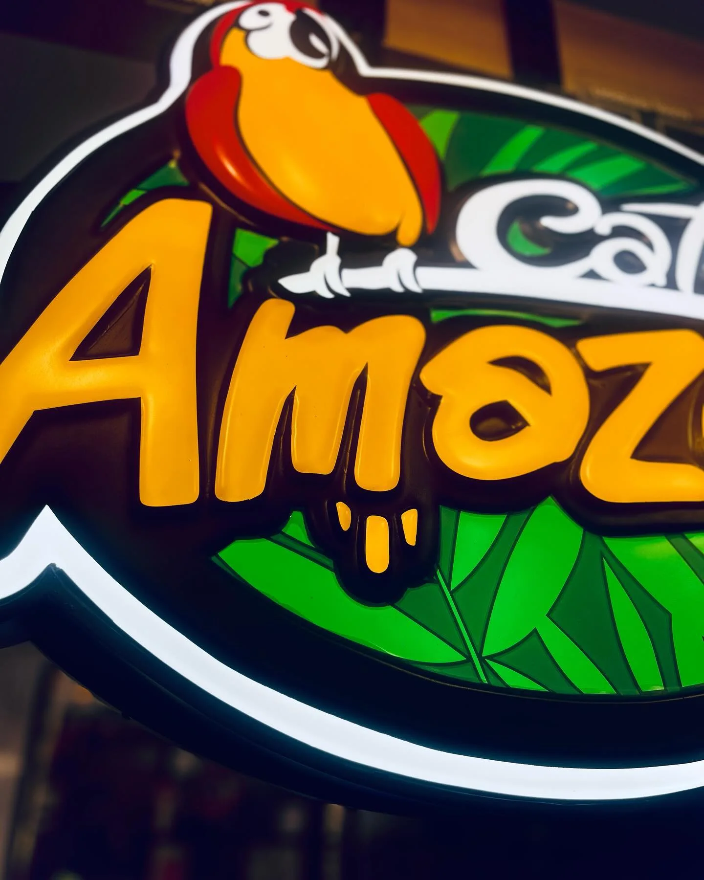 Photo 1 from Benjamin Simier’s Instagram post: Café Amazon Thailand 🐦