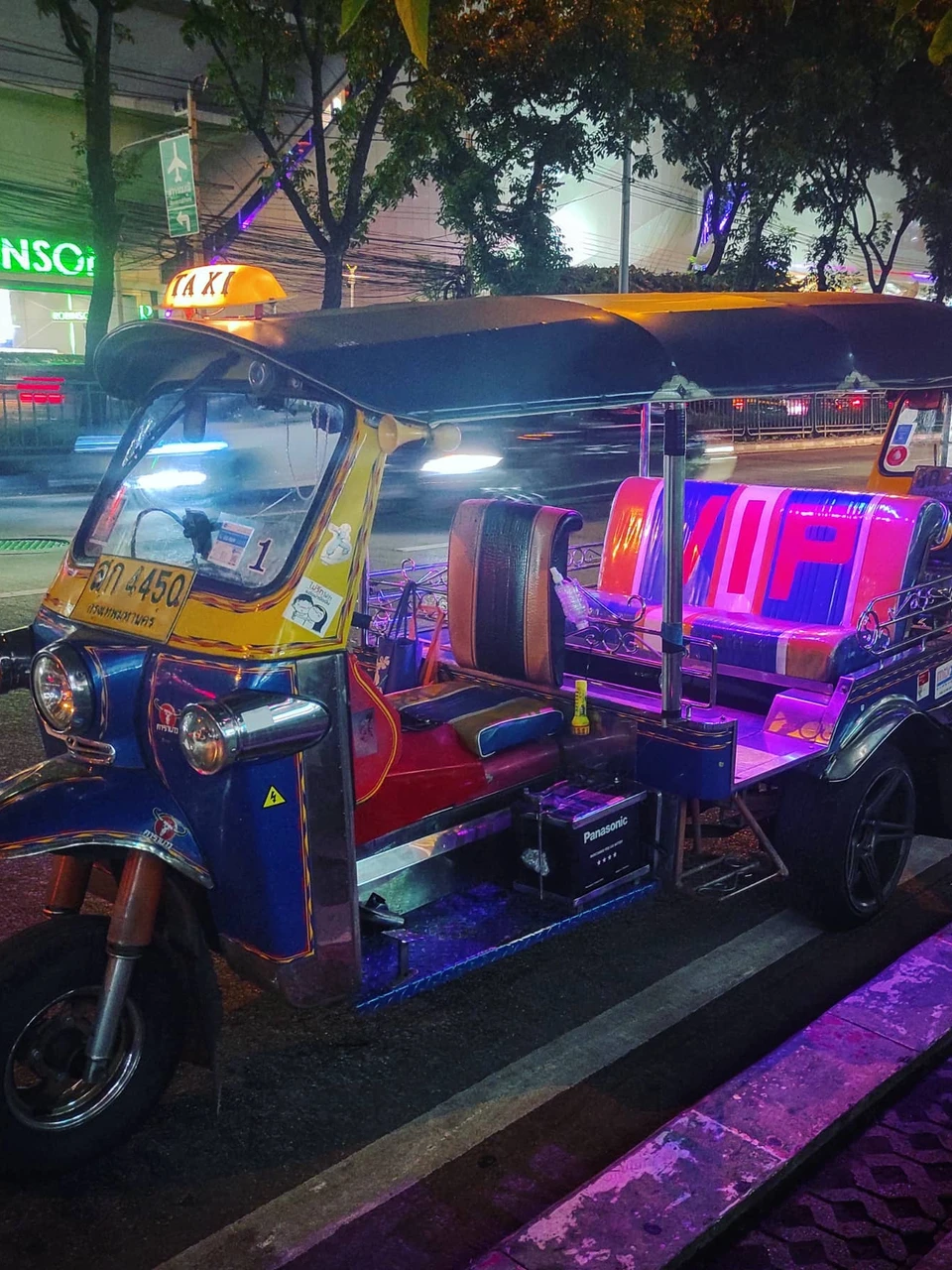 Photo 1 from Benjamin Simier’s Instagram post: Tuk-tuk 🇹🇭