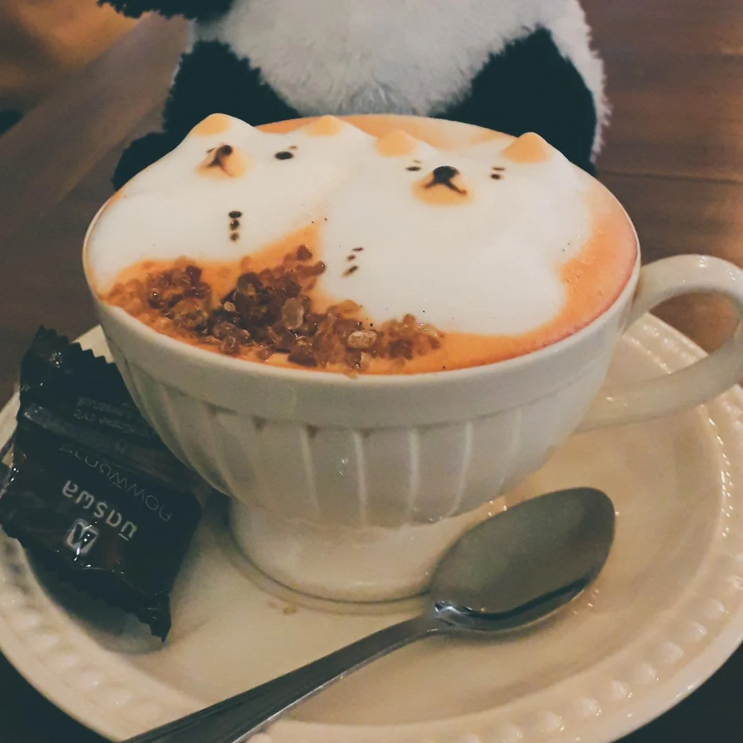 Photo 1 from Benjamin Simier’s Instagram post: Little break in the Bear Hug Cafe at Chiang Mai in the north of Thailand 🇹🇭🇹🇭 .