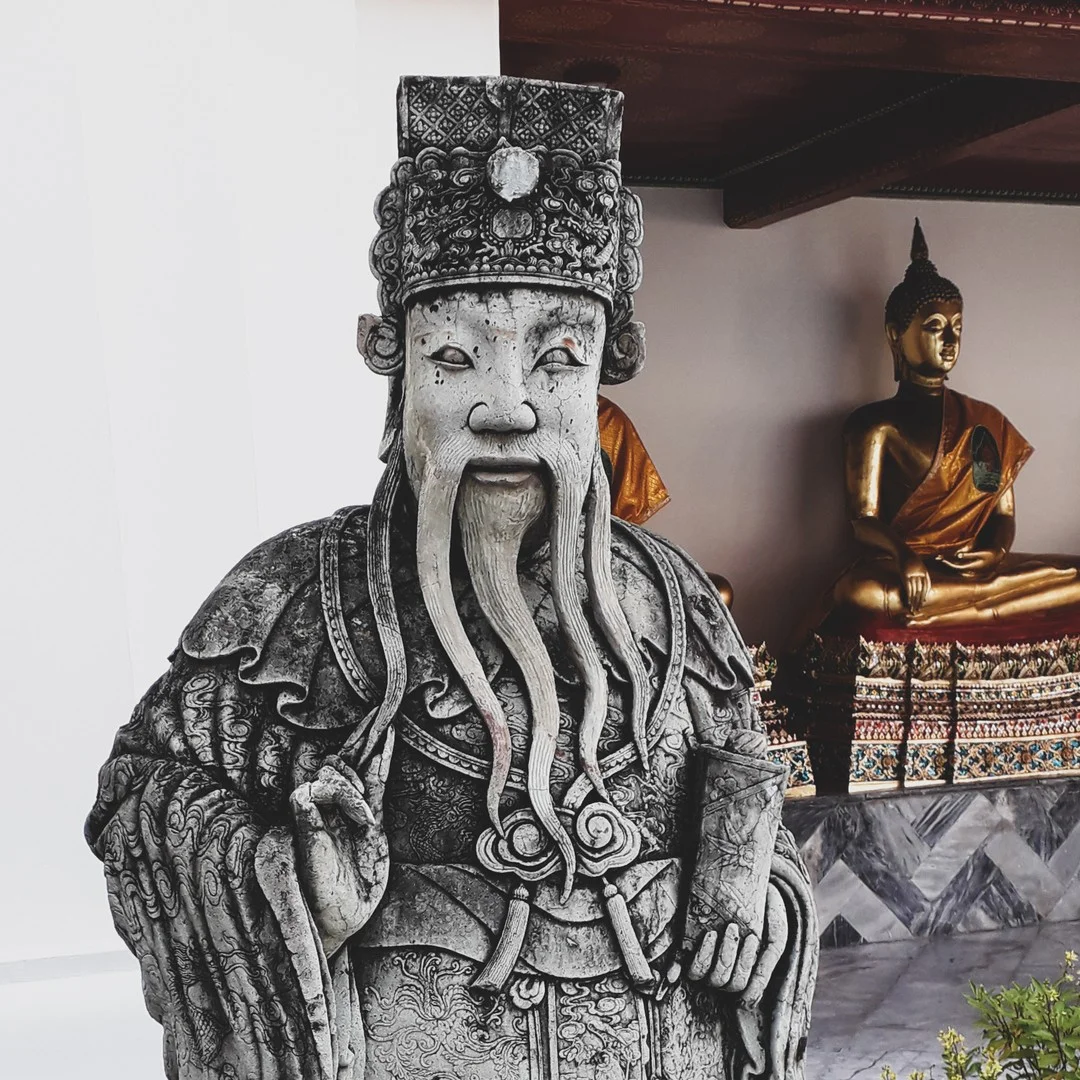 Photo 1 from Benjamin Simier’s Instagram post: Stone statue and Buddha of the temple Wat Pho (วัดโพธิ์) at Bangkok in Thailand 🇹🇭