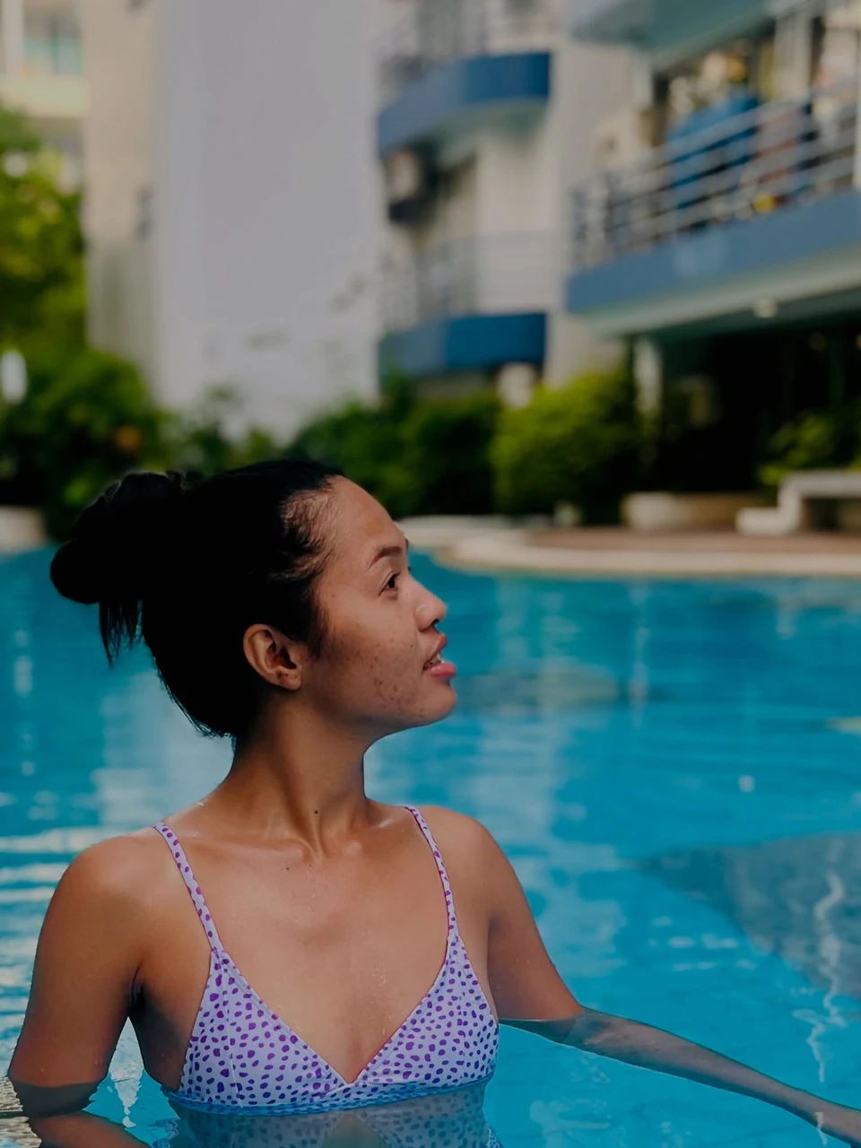 Photo 1 from Benjamin Simier’s Instagram post: Enjoying some relaxing time in our pool 🏊‍♀️ 🌴