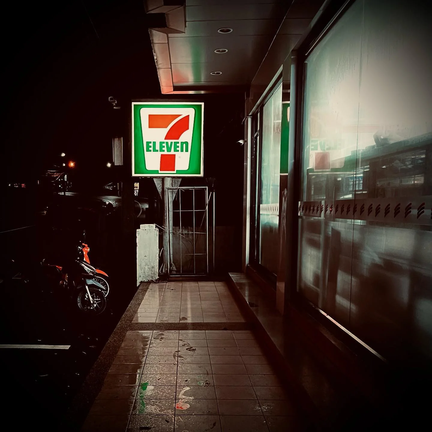 Photo 1 from Benjamin Simier’s Instagram post: 7-Eleven in Thailand 🇹🇭 😍🥰🥰🥰