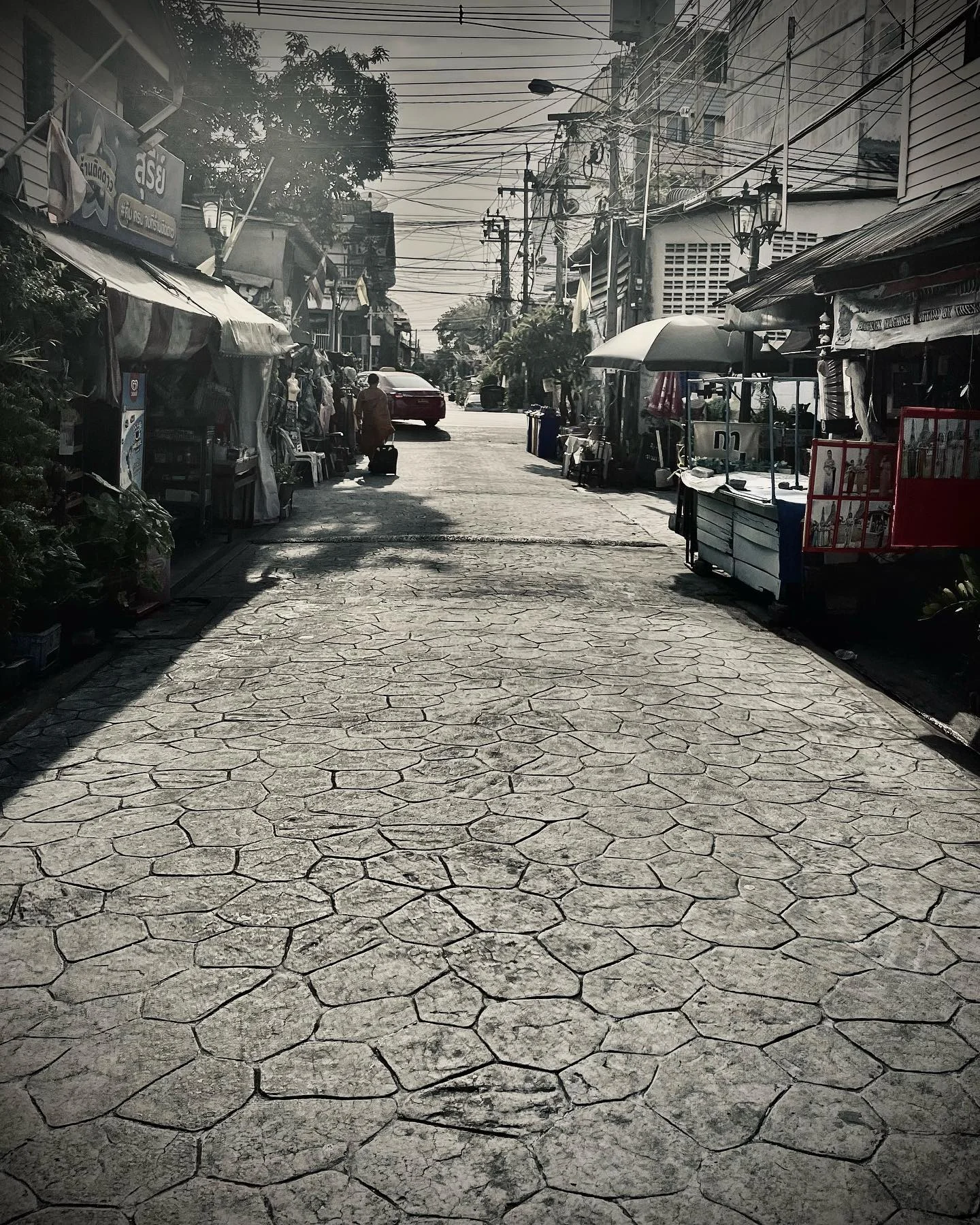 Photo 1 from Benjamin Simier’s Instagram post: Bangkok street 🇹🇭