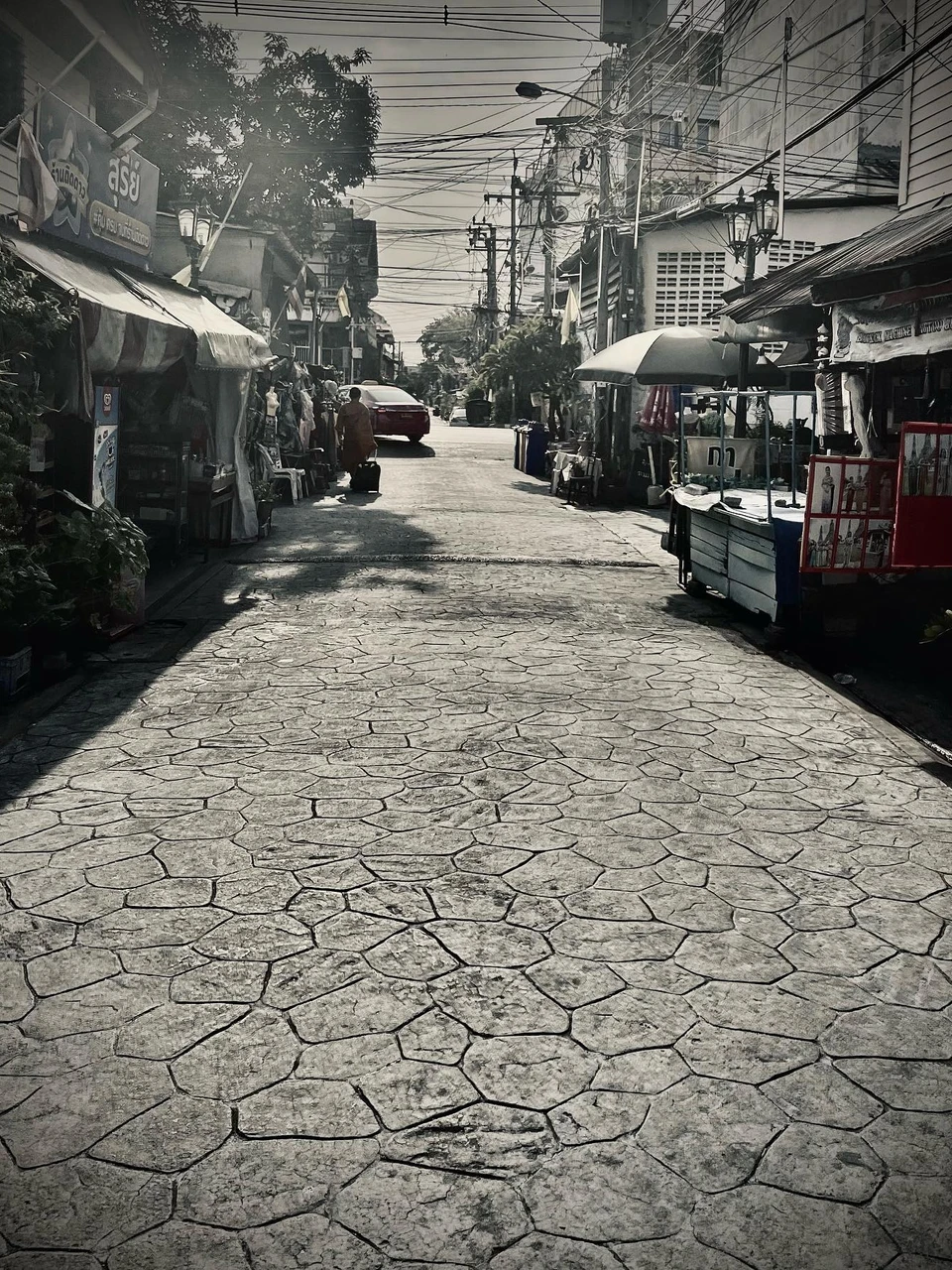 Photo 1 from Benjamin Simier’s Instagram post: Bangkok street 🇹🇭