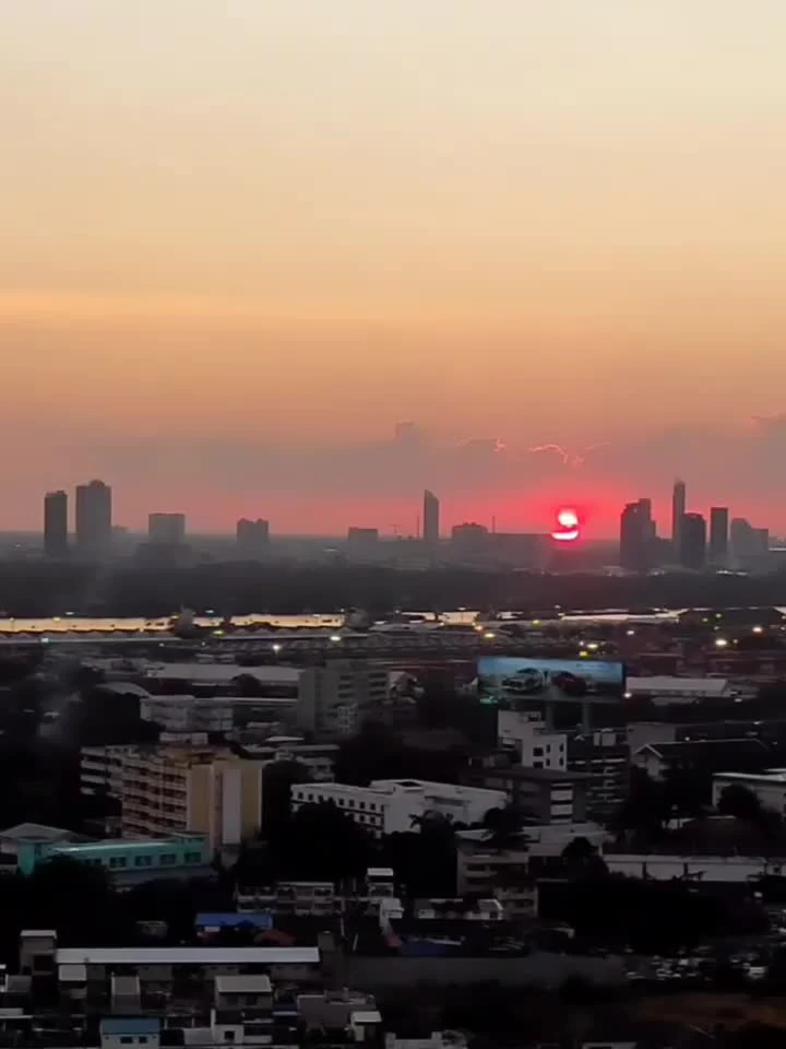 Video cover from Benjamin Simier’s Instagram reel: Sunset at Bangkok 🌇