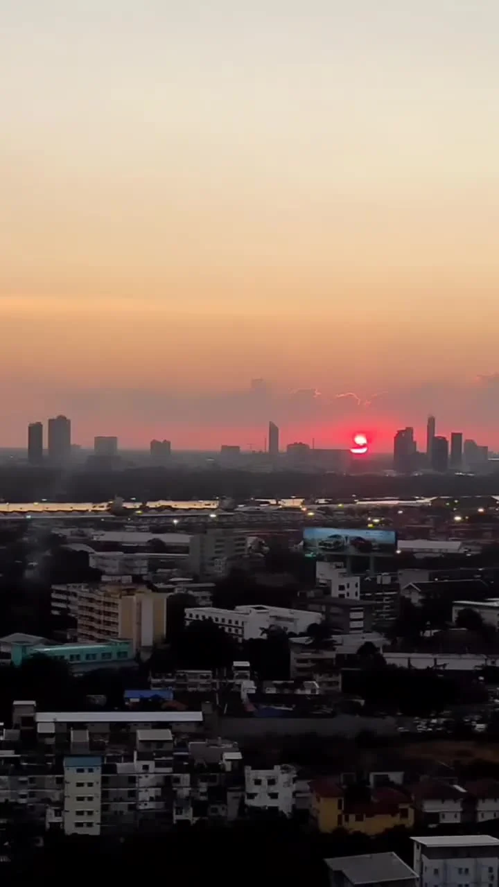 Video cover from Benjamin Simier’s Instagram reel: Sunset at Bangkok 🌇
