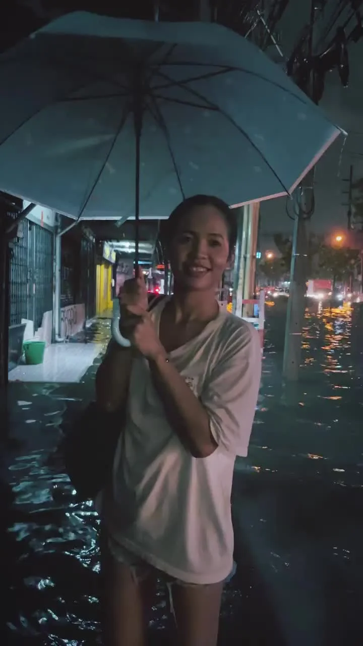 Video cover from Benjamin Simier’s Instagram reel: Bangkok Flood 🇹🇭